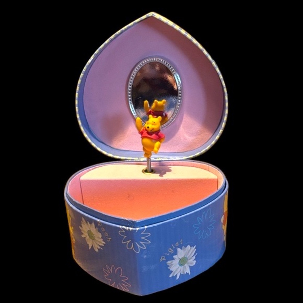 Winnie the Pooh Heart-Shaped Jewelry Music Box - Picture 3 of 14